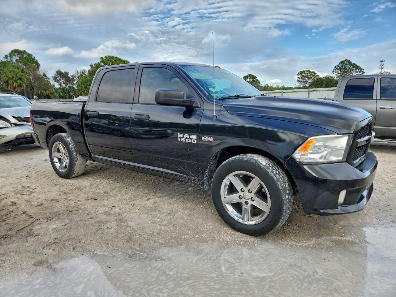 2017 Ram 1500 St - Image 4