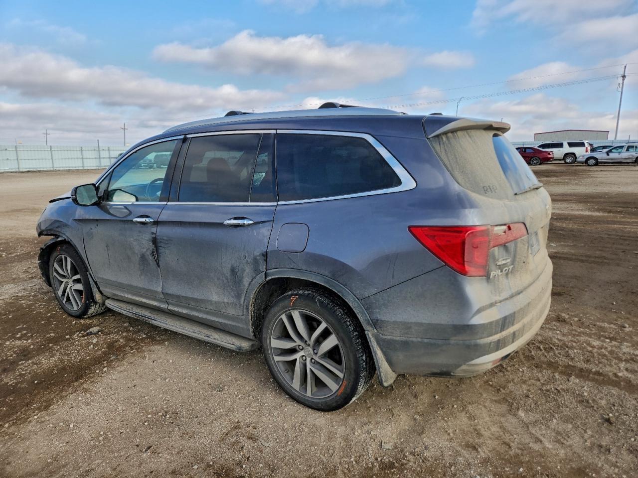 2016 Honda Pilot Elite - Image 2