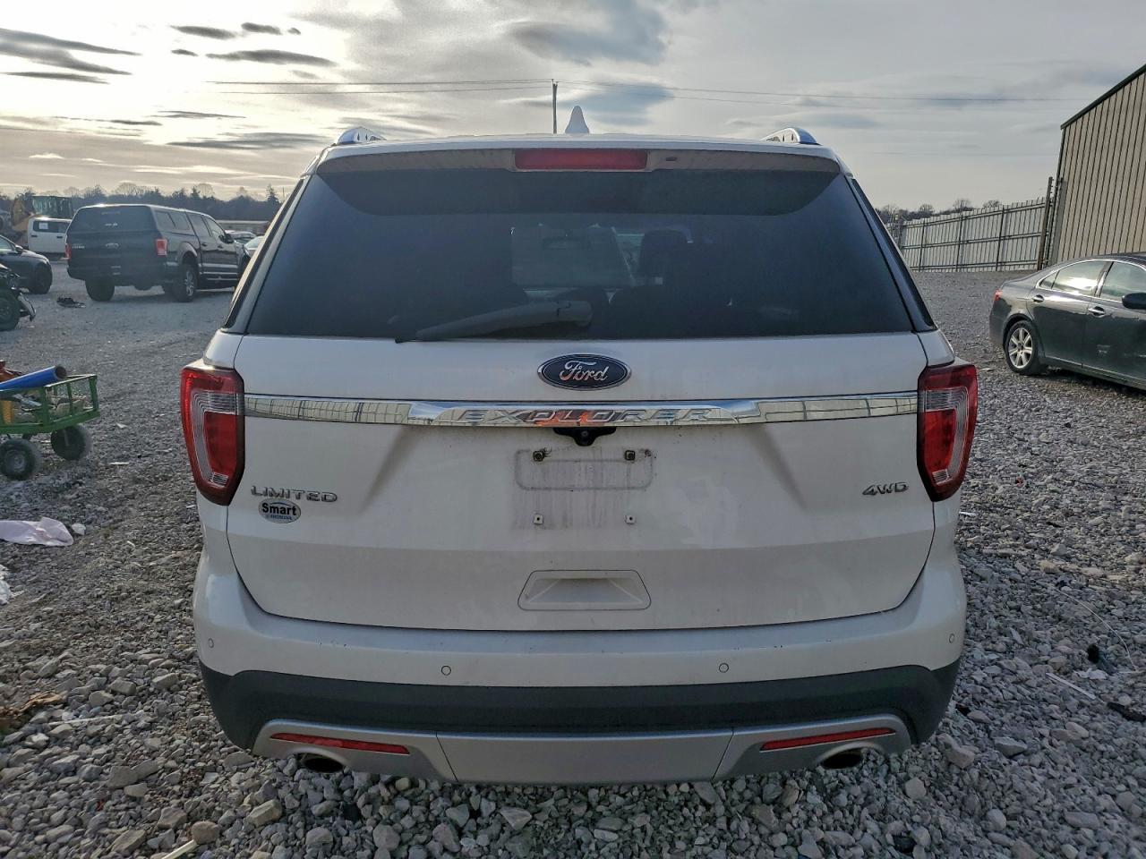 2017 Ford Explorer Limited - Image 6