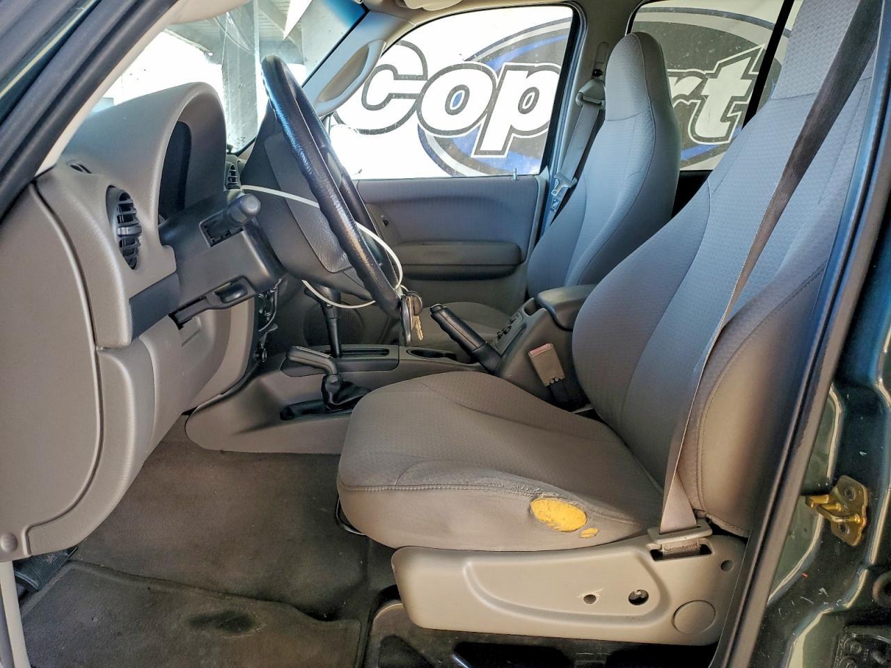 2002 Jeep Liberty Sport - Image 7