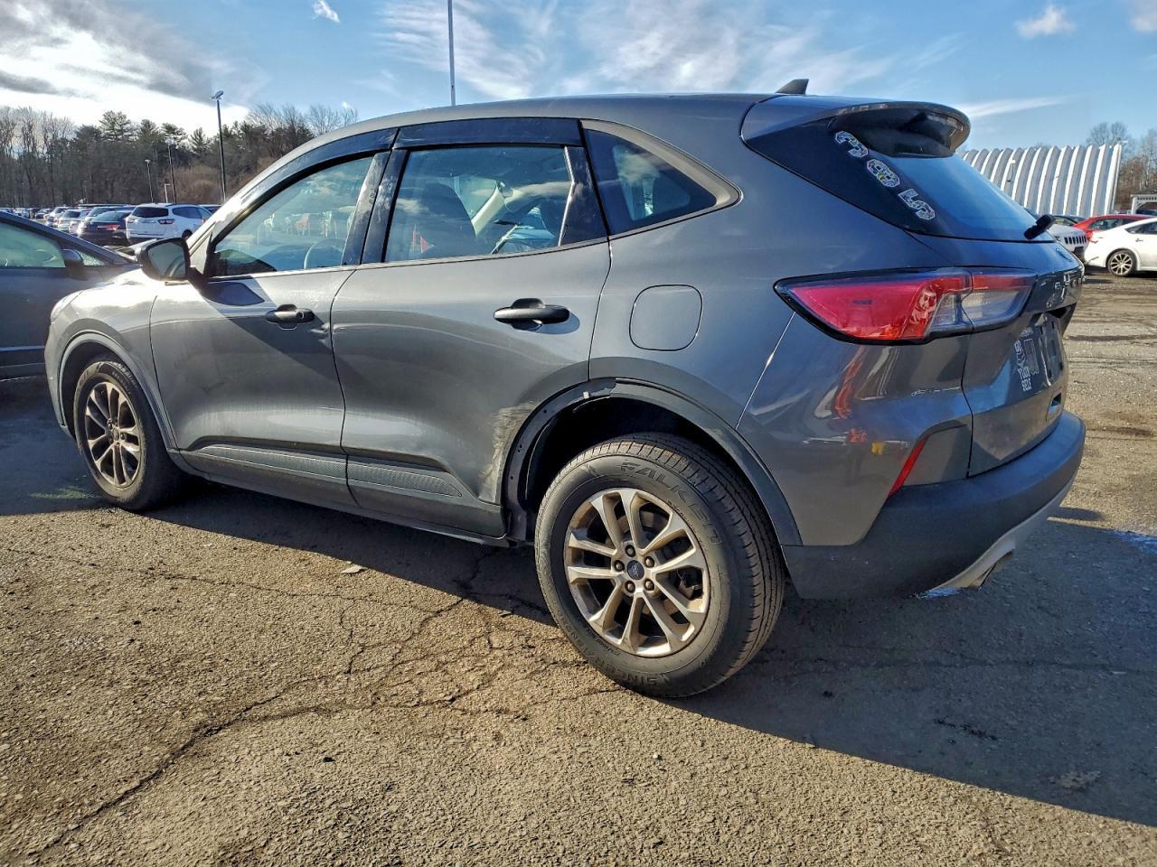 2022 Ford Escape S - Фото 2
