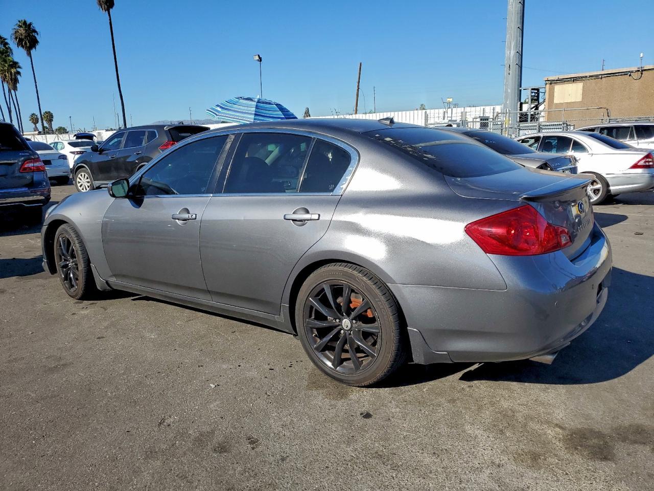 2012 Infiniti G37 Base - Фото 2