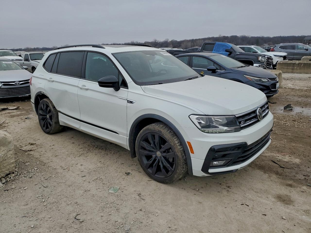 2021 Volkswagen Tiguan Se - Фото 4