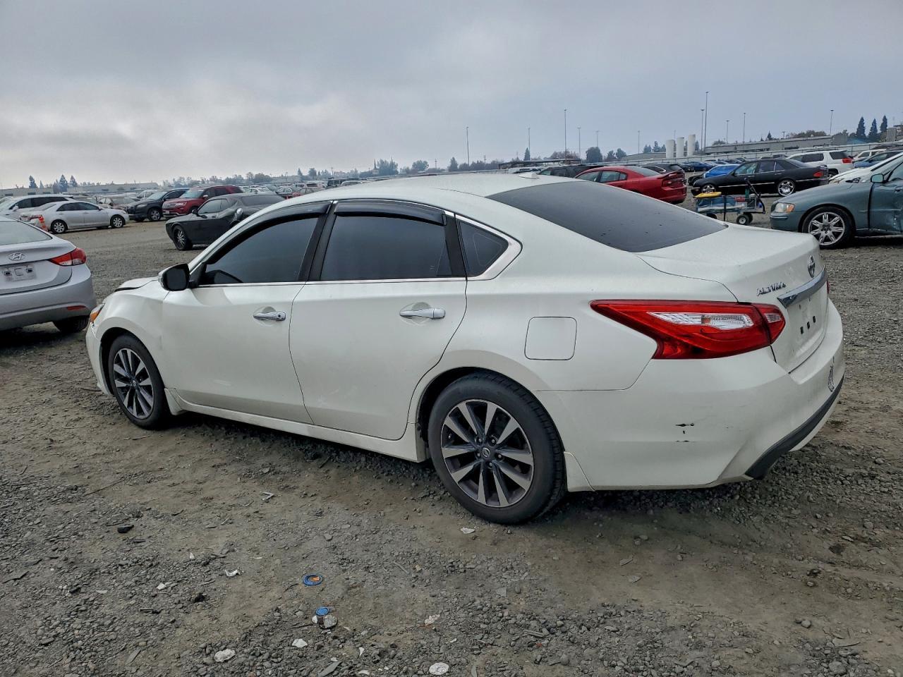 2017 Nissan Altima 2.5 - Image 2