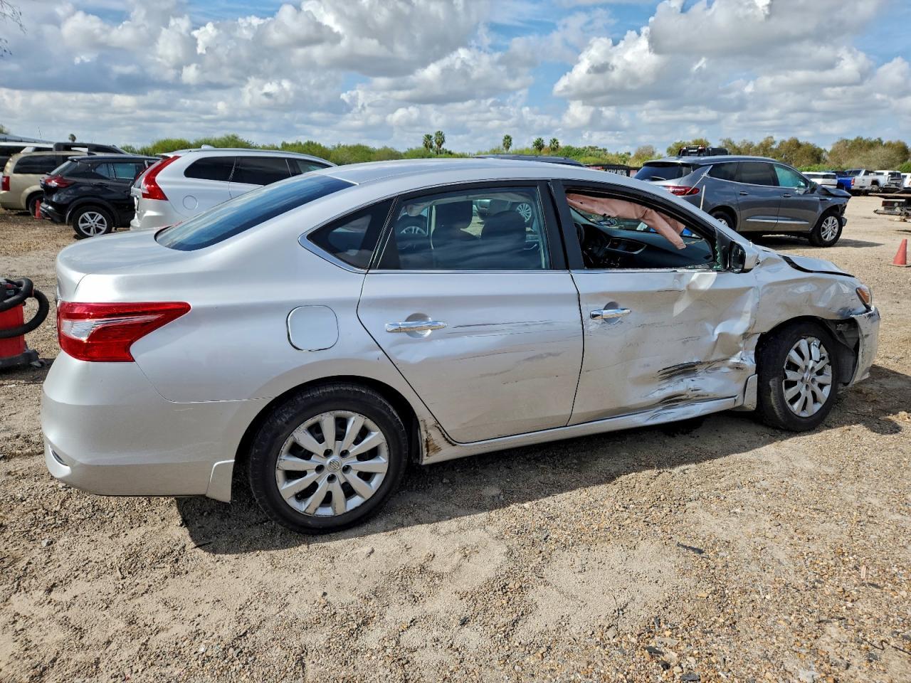 2016 Nissan Sentra S - Фото 3