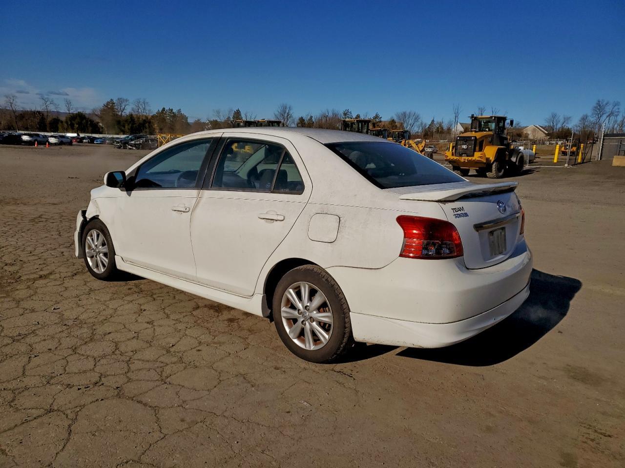 2009 Toyota Yaris - Фото 2