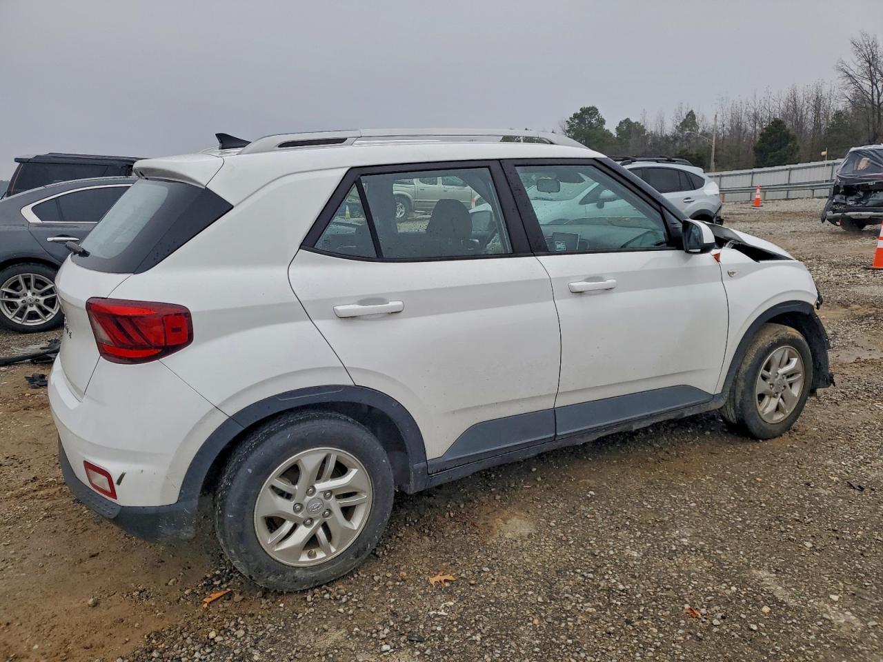 2020 Hyundai Venue Sel - Фото 3