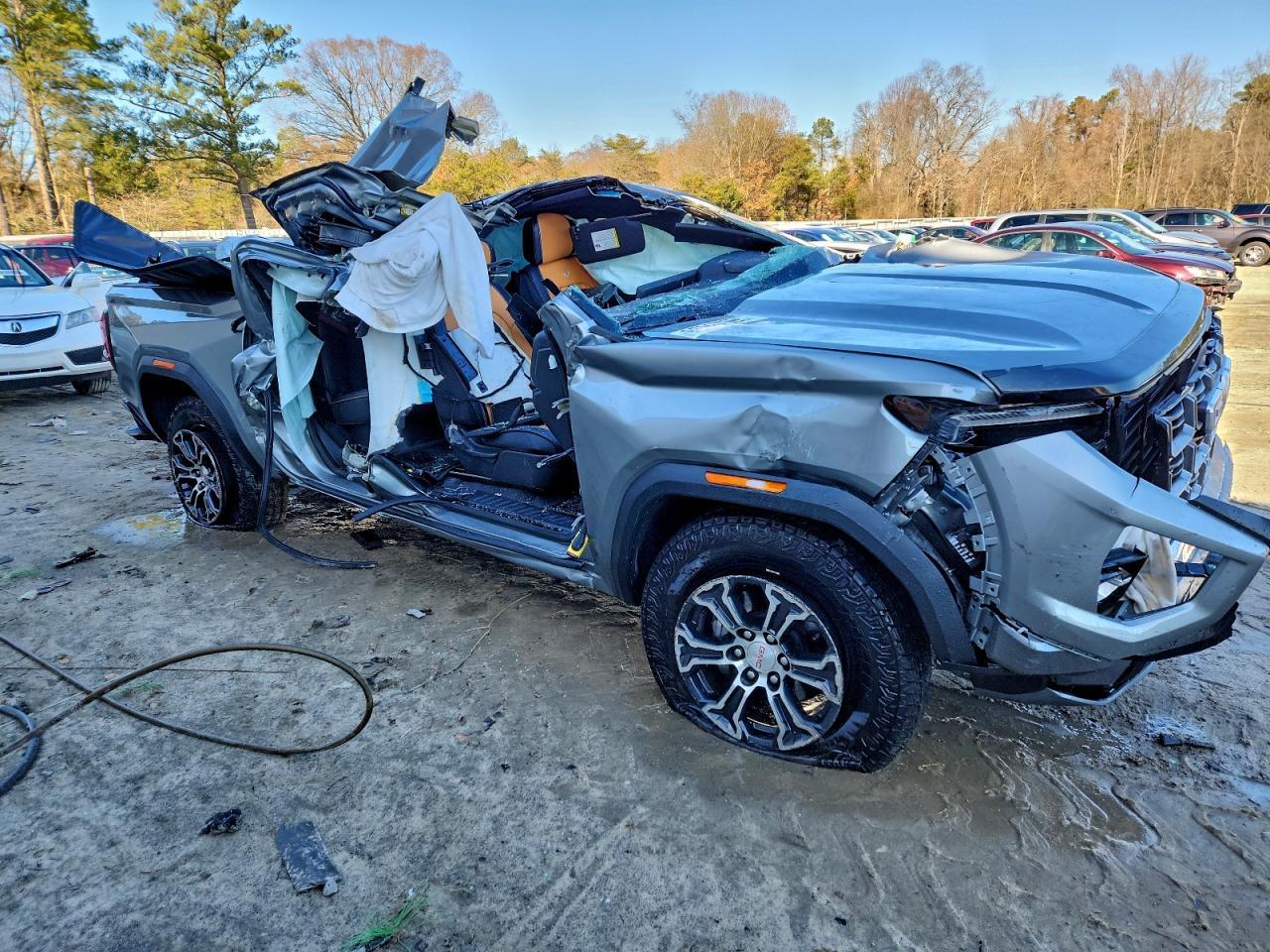 2024 GMC Canyon At4 - Image 4