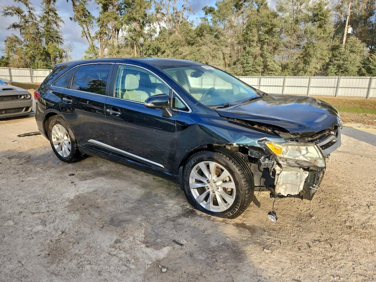 2014 Toyota Venza Le - Image 4