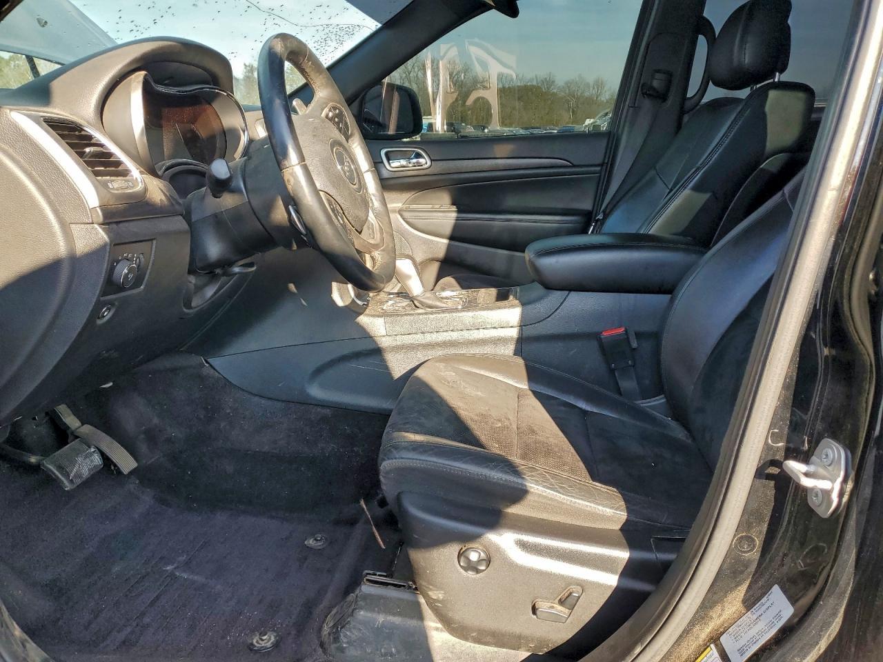 2017 Jeep Grand Cherokee Laredo - Image 7
