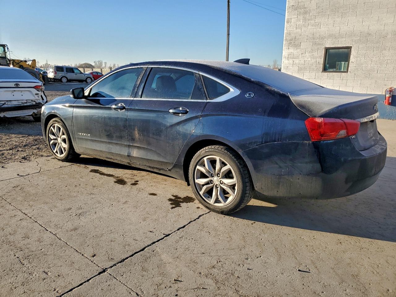2017 Chevrolet Impala Lt - Фото 2