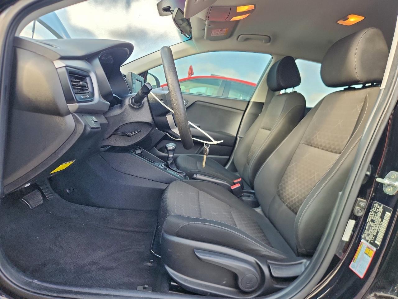 2019 Kia Rio S - Фото 7