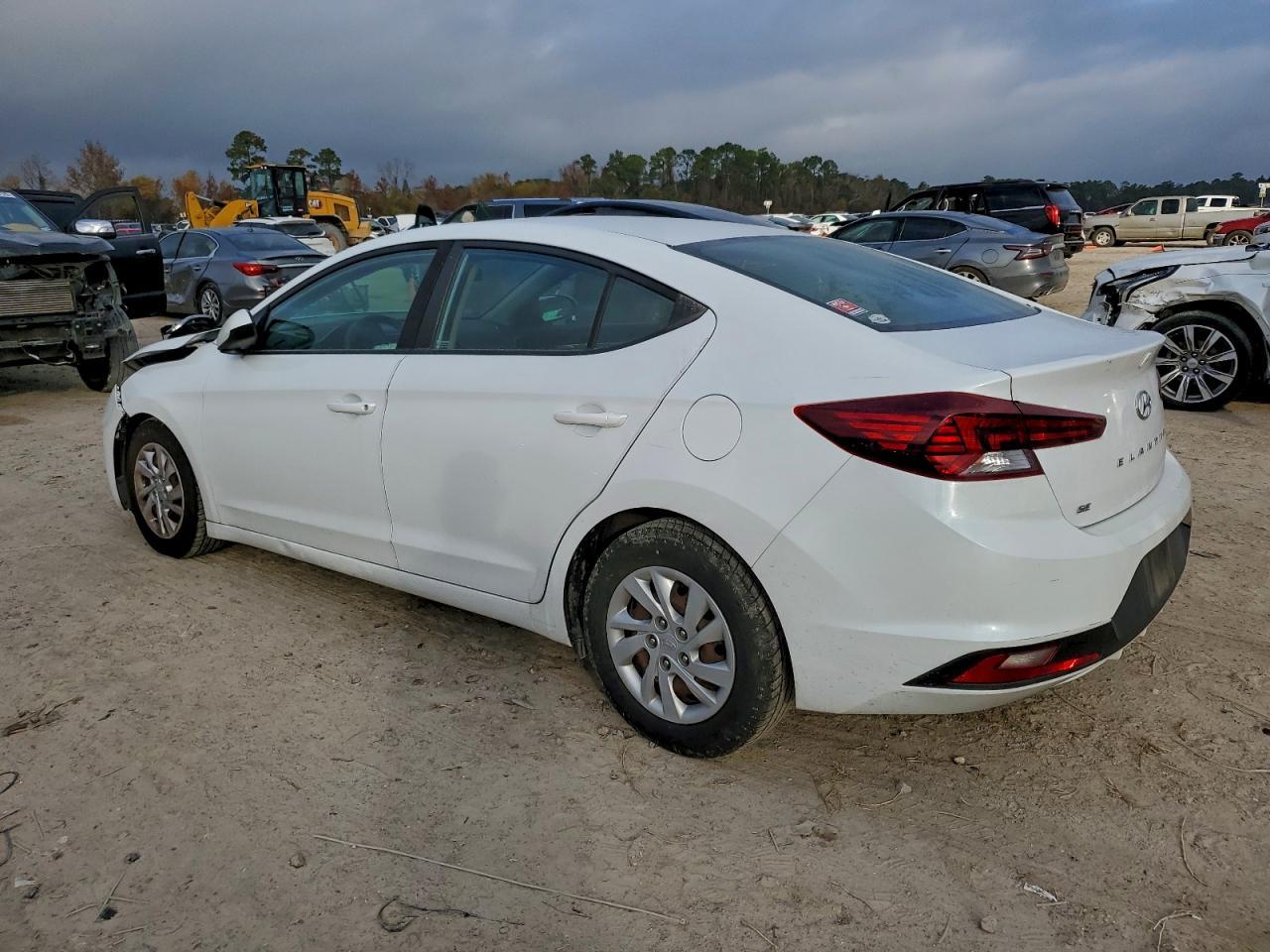 2019 Hyundai Elantra Se - Image 2