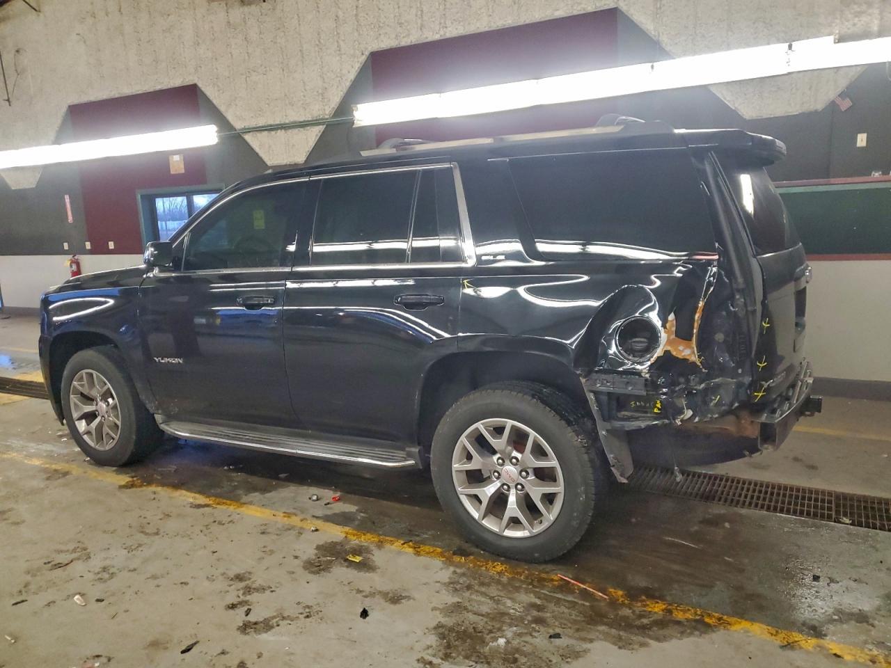2015 GMC Yukon Sle - Image 2