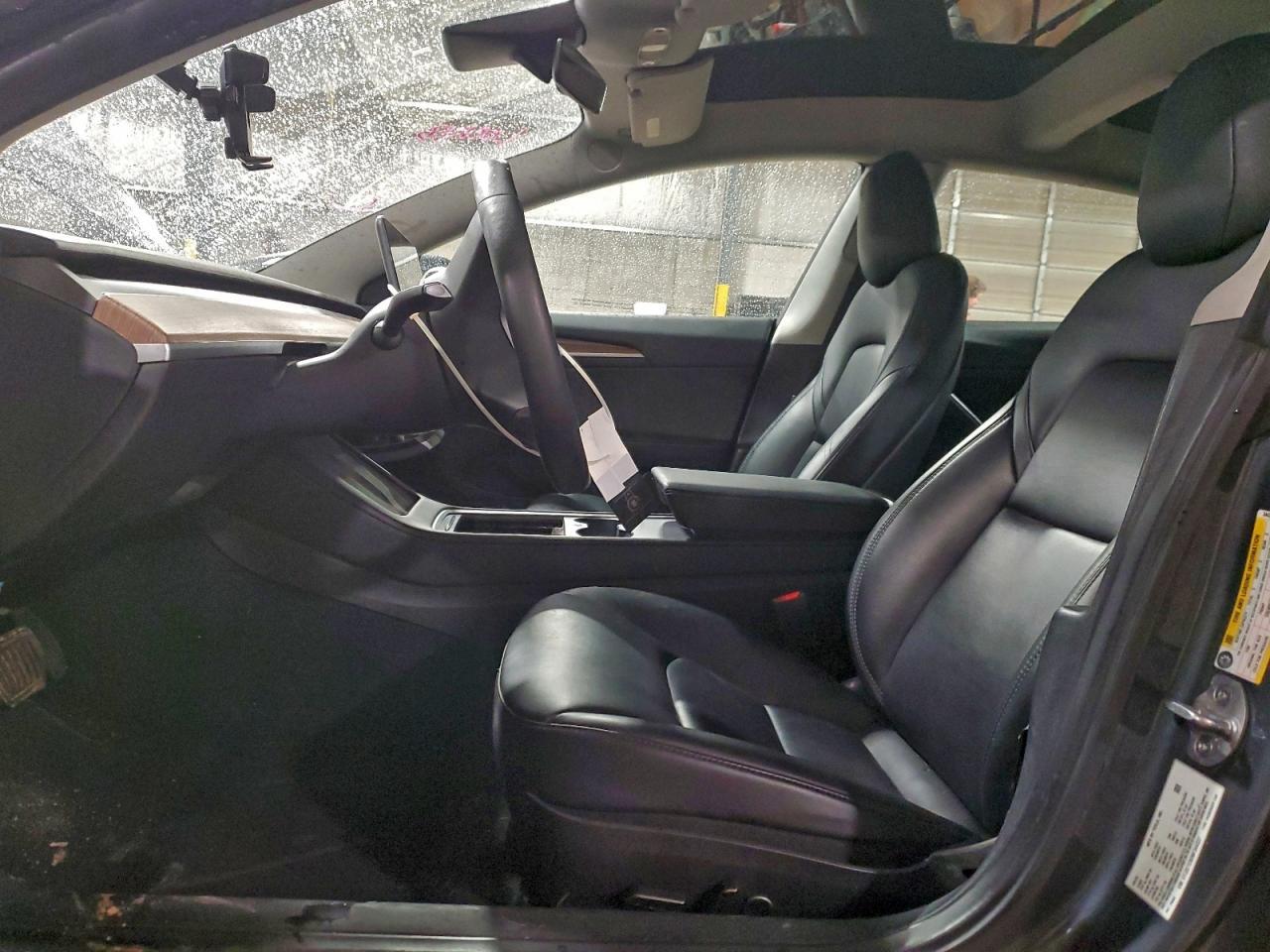 2022 Tesla Model 3 - Image 7
