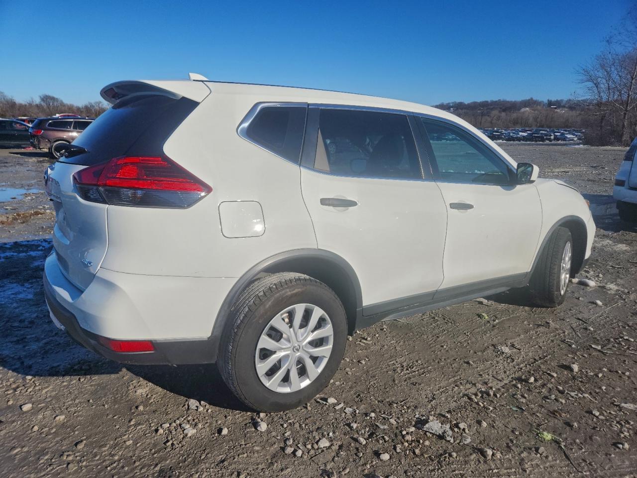 2017 Nissan Rogue S - Фото 3