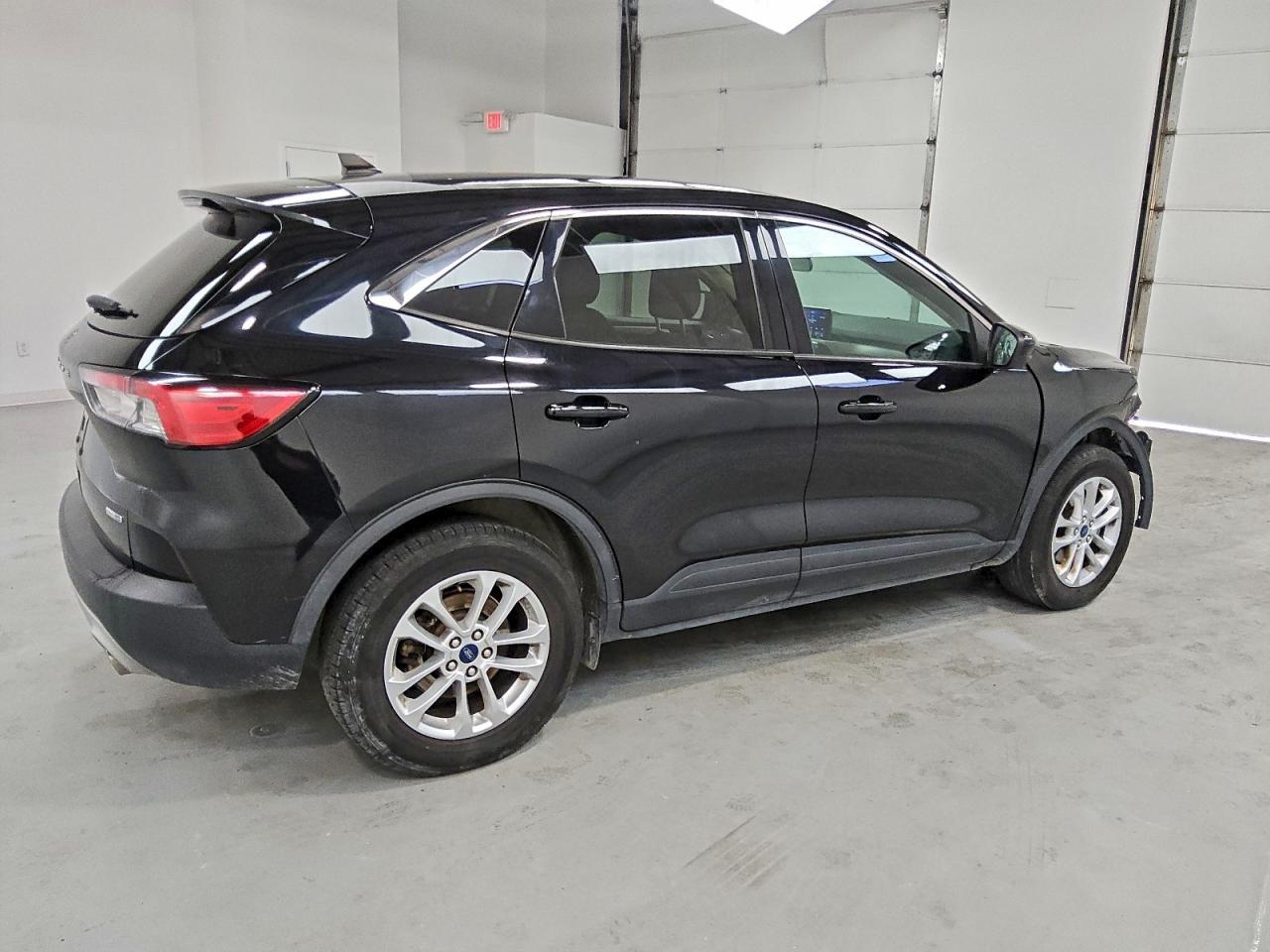 2020 Ford Escape - Фото 3