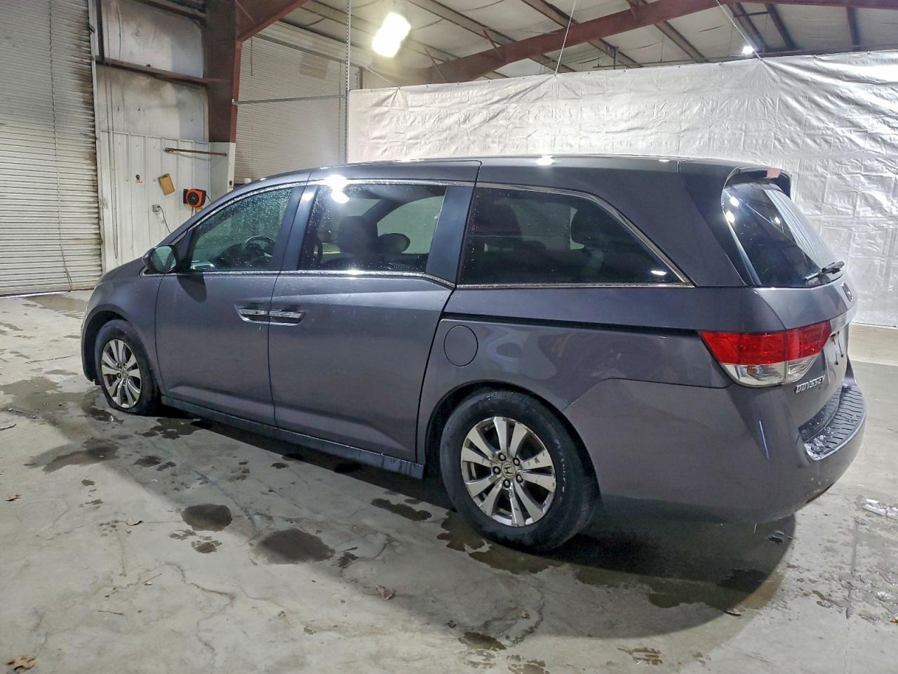 2015 Honda Odyssey Ex - Image 2
