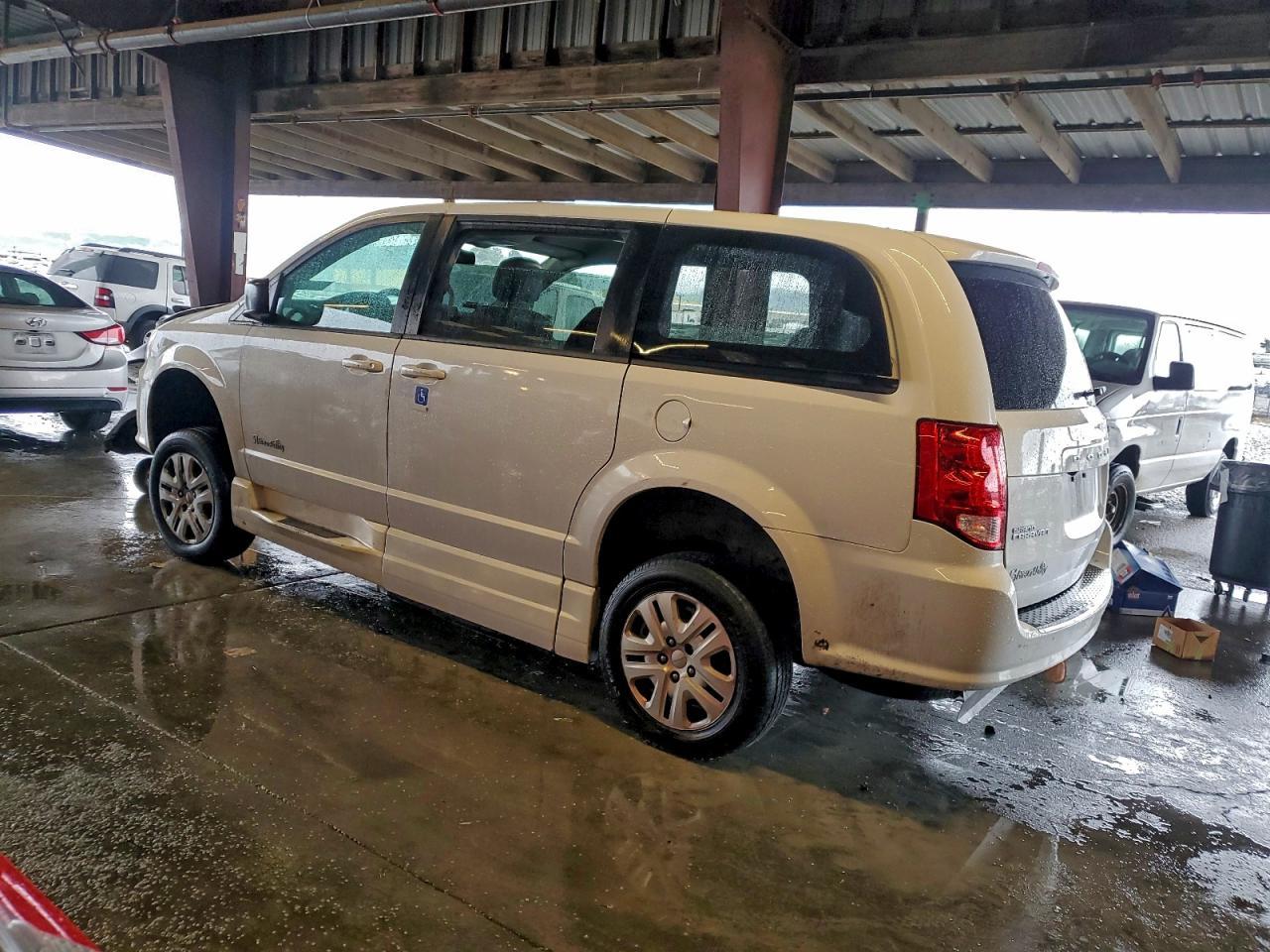 2018 Dodge Grand Caravan Se - Фото 2