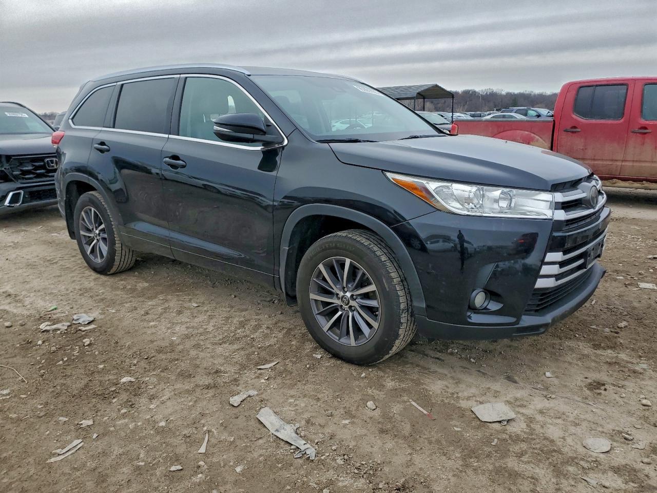 2017 Toyota Highlander Se - Фото 4