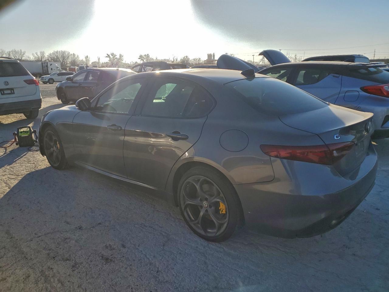 2018 Alfa Romeo Giulia Ti Q4 - Фото 2