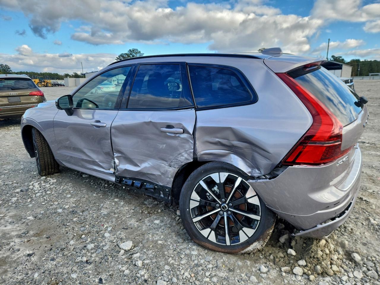 2026 Volvo Xc60 Plus - Image 2