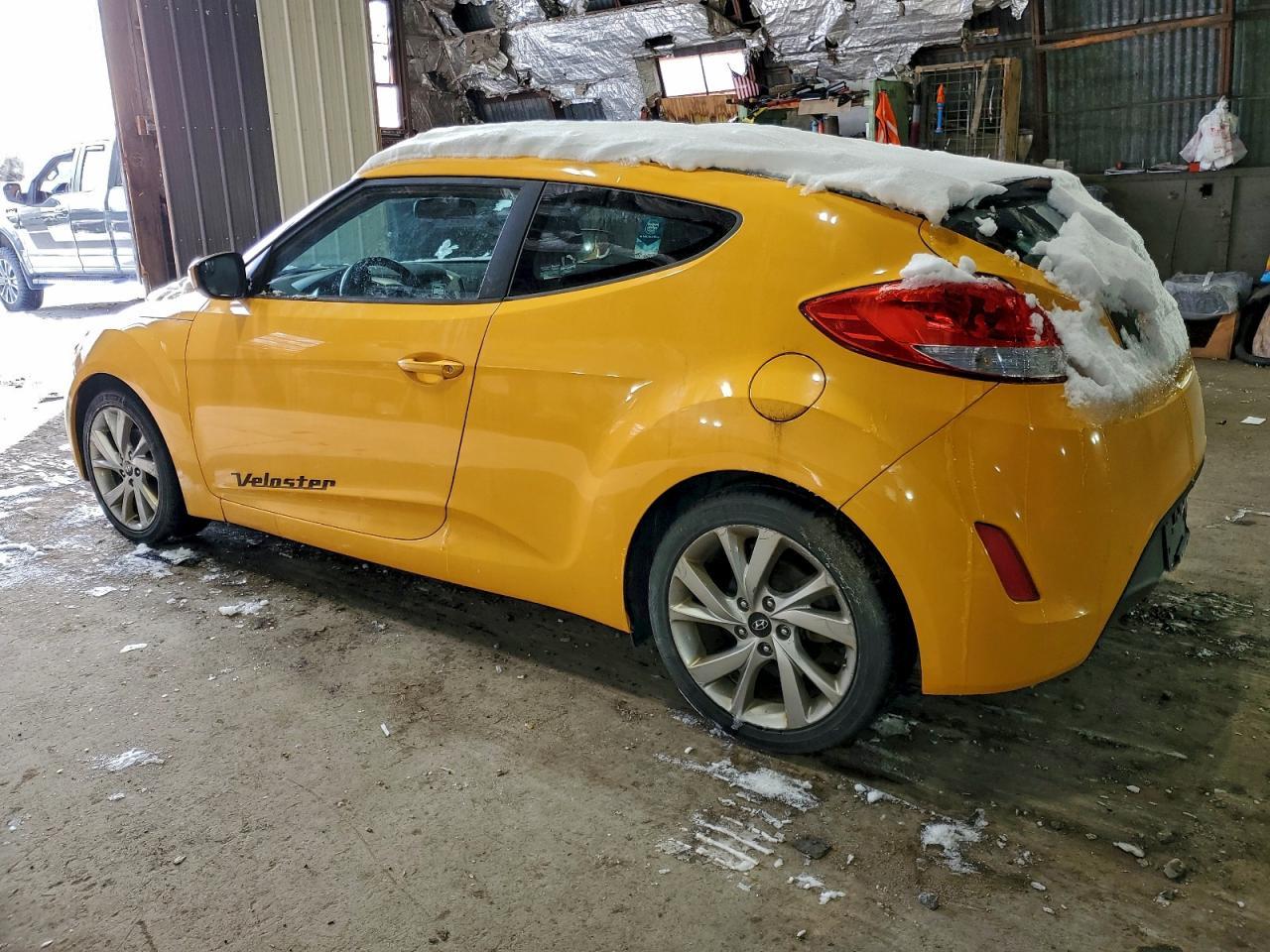 2017 Hyundai Veloster - Image 2
