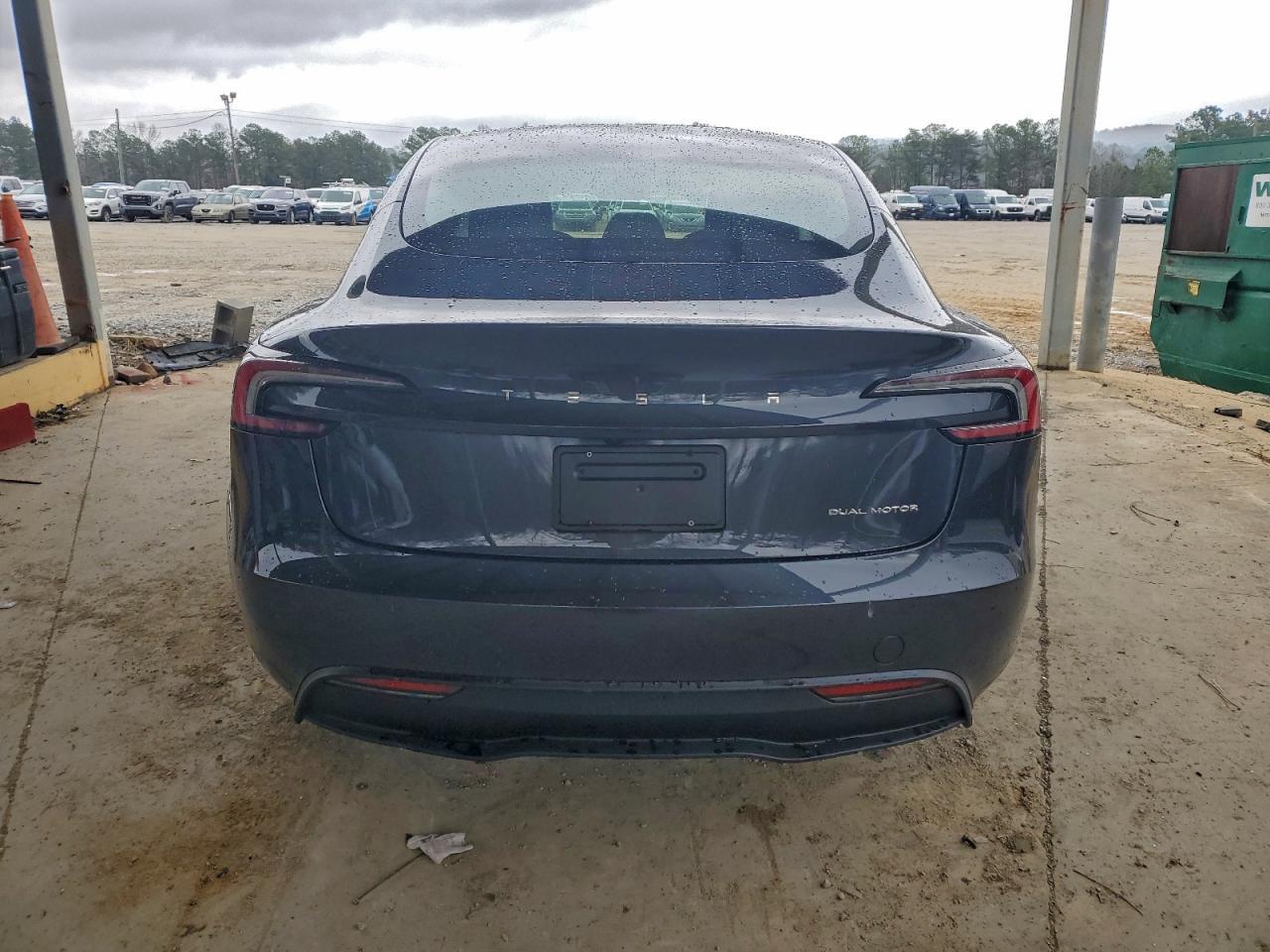 2025 Tesla Model 3 - Фото 6