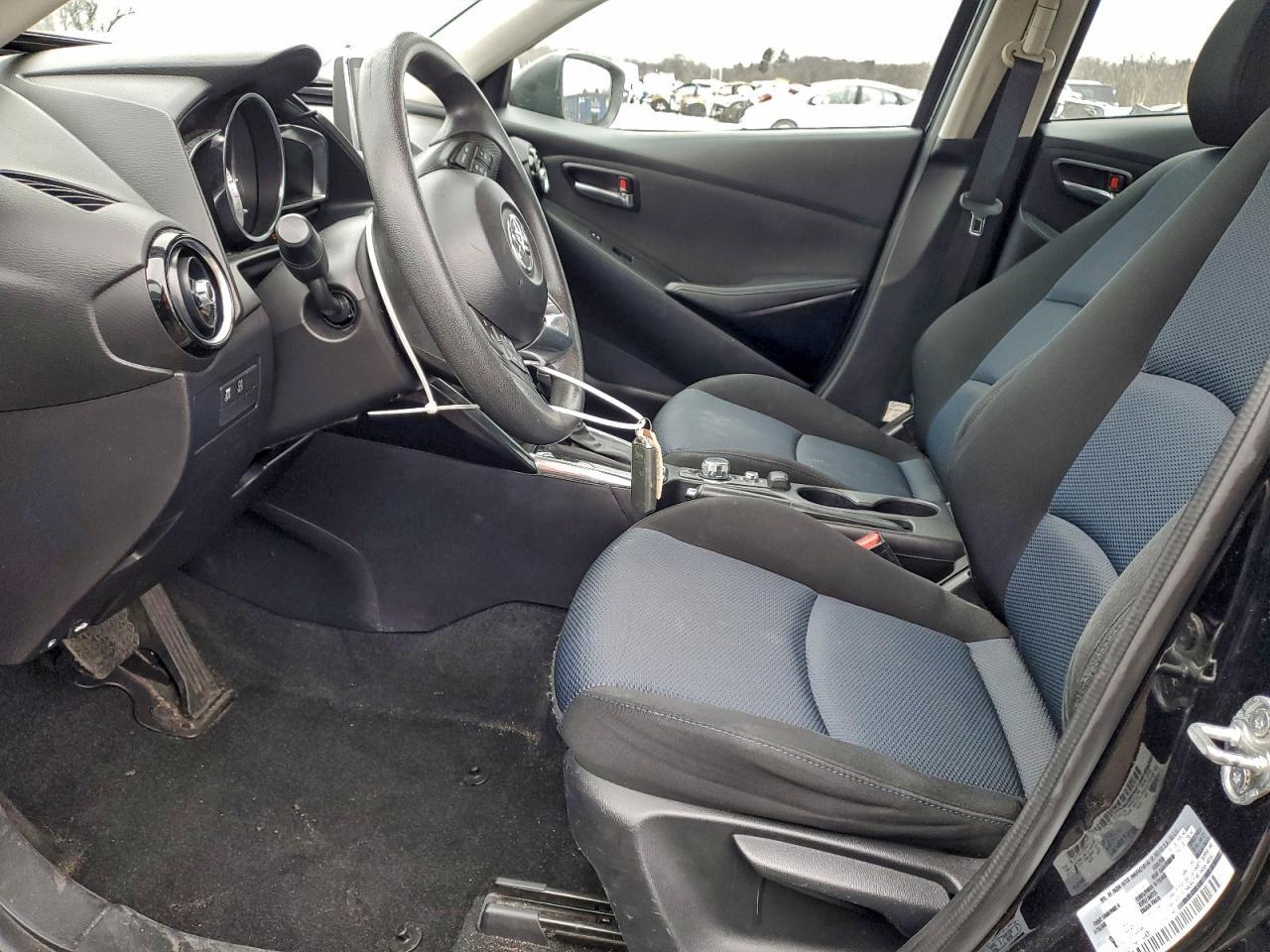 2017 Toyota Yaris Ia - Фото 7