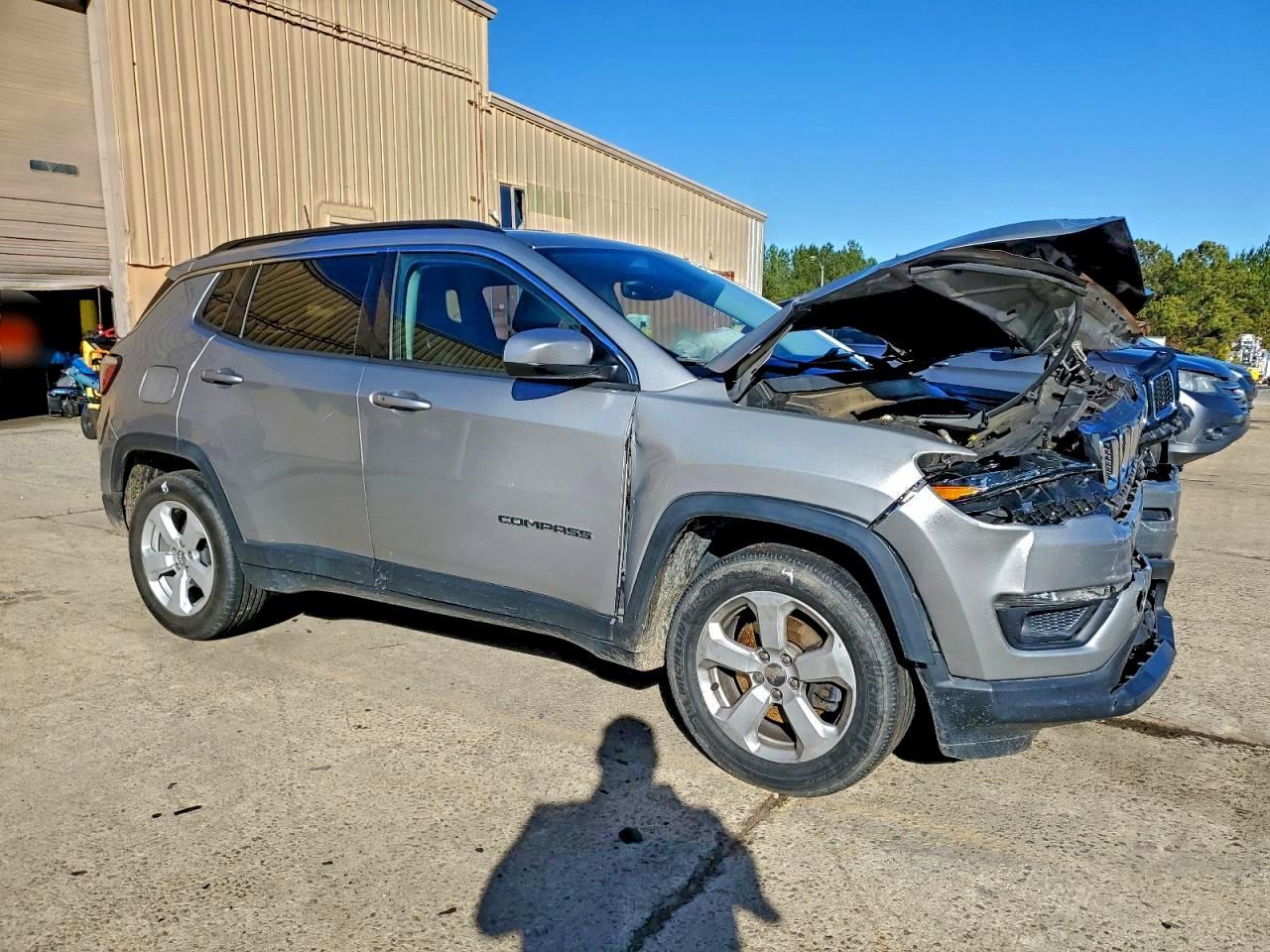 2018 Jeep Compass Latitude - Image 4