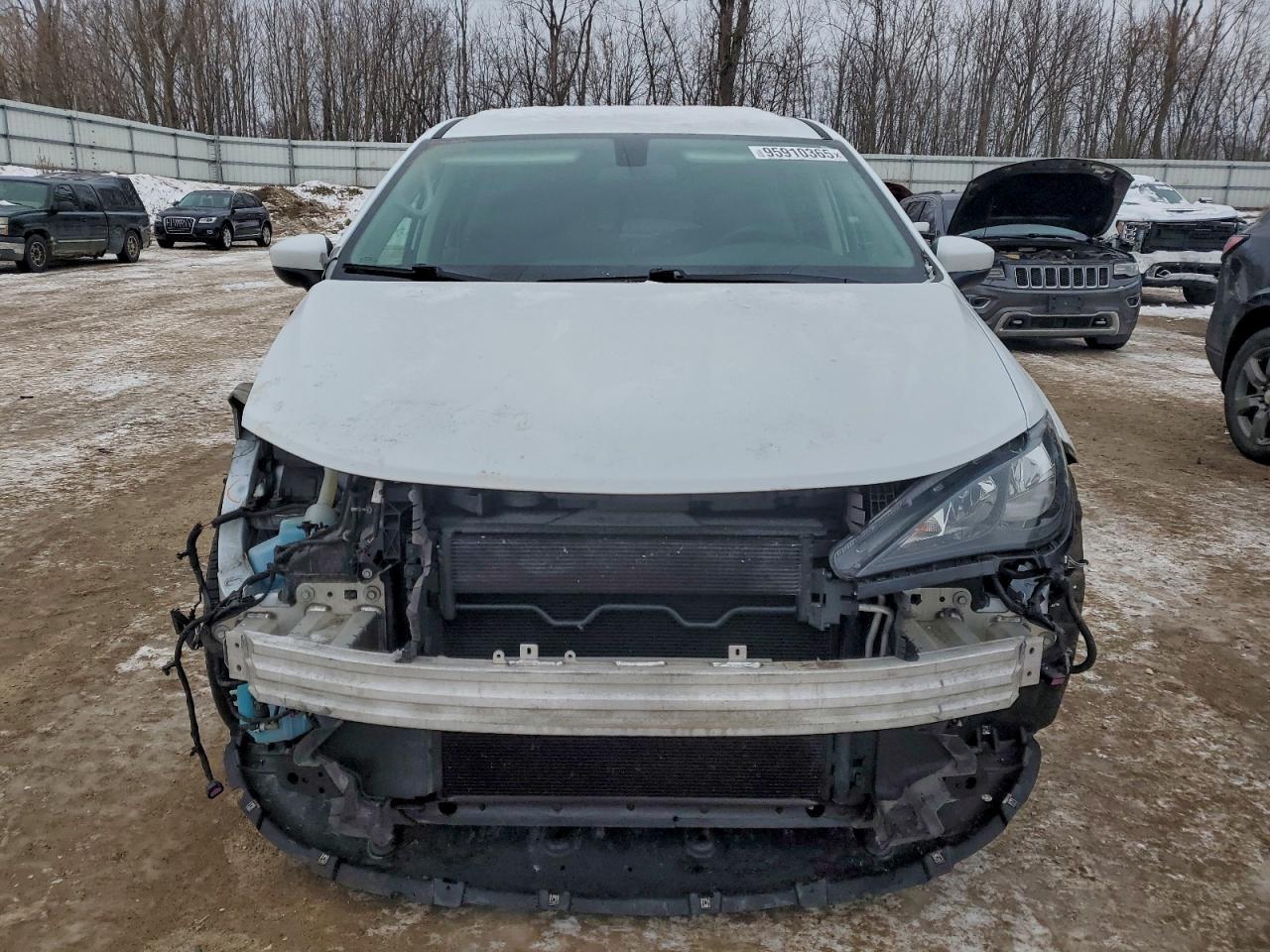 2022 Chrysler Voyager Lx - Image 5