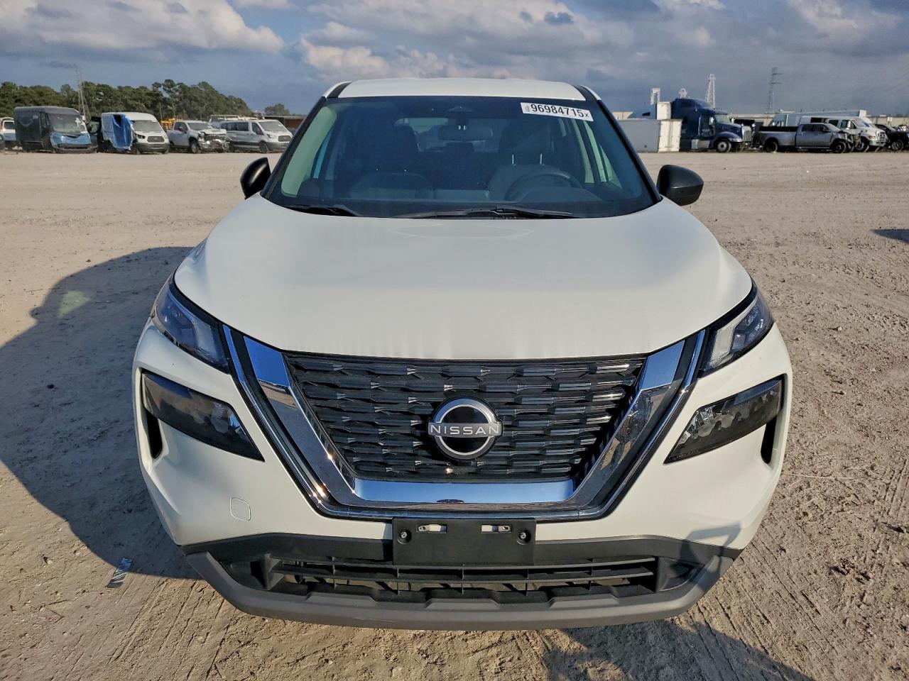 2023 Nissan Rogue S - Фото 5