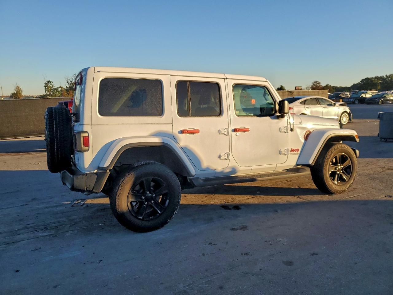 2022 Jeep Wrangler Unlimited Sahara - Фото 3