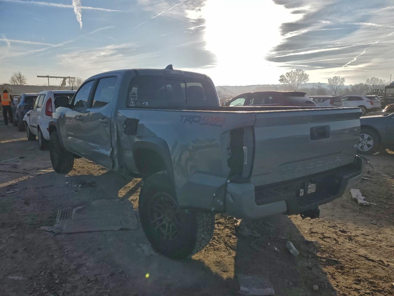 2022 Toyota Tacoma Double Cab - Image 2