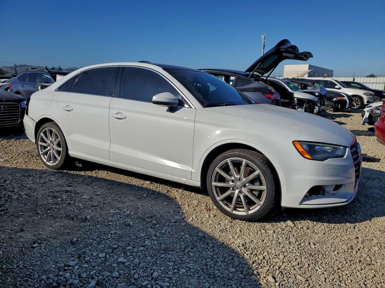2015 Audi A3 Premium Plus - Фото 4