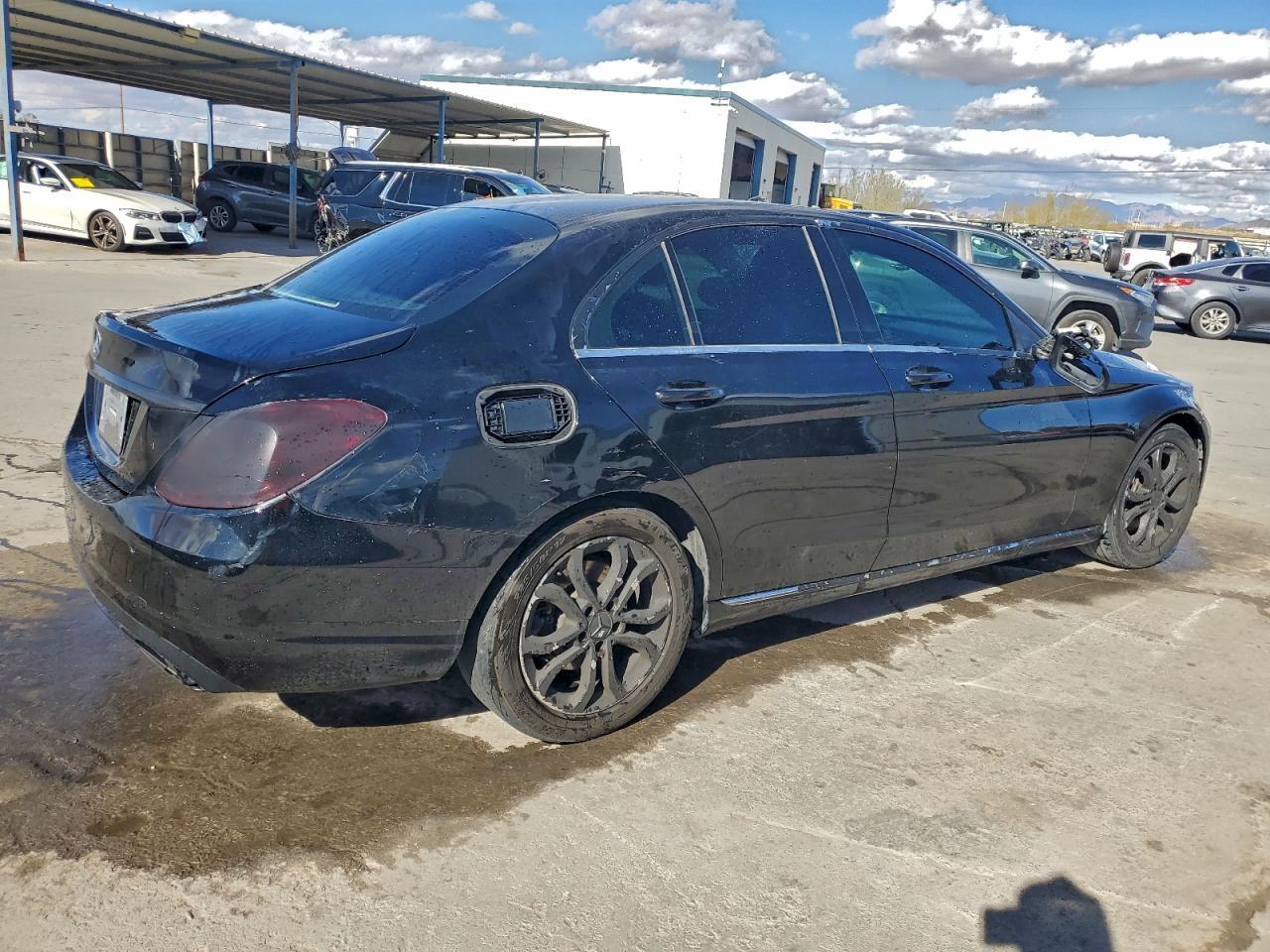 2017 Mercedes-Benz C 300 - Фото 3