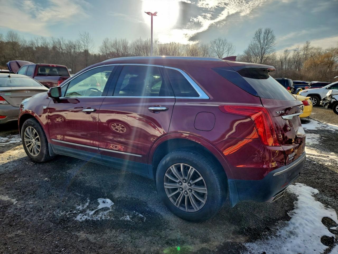 2017 Cadillac Xt5 Luxury - Фото 2