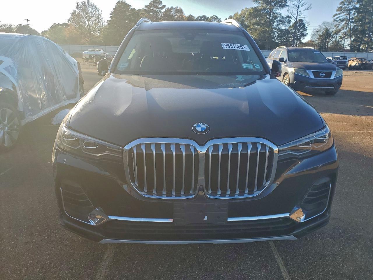 2021 BMW X7 xDrive40I - Фото 5