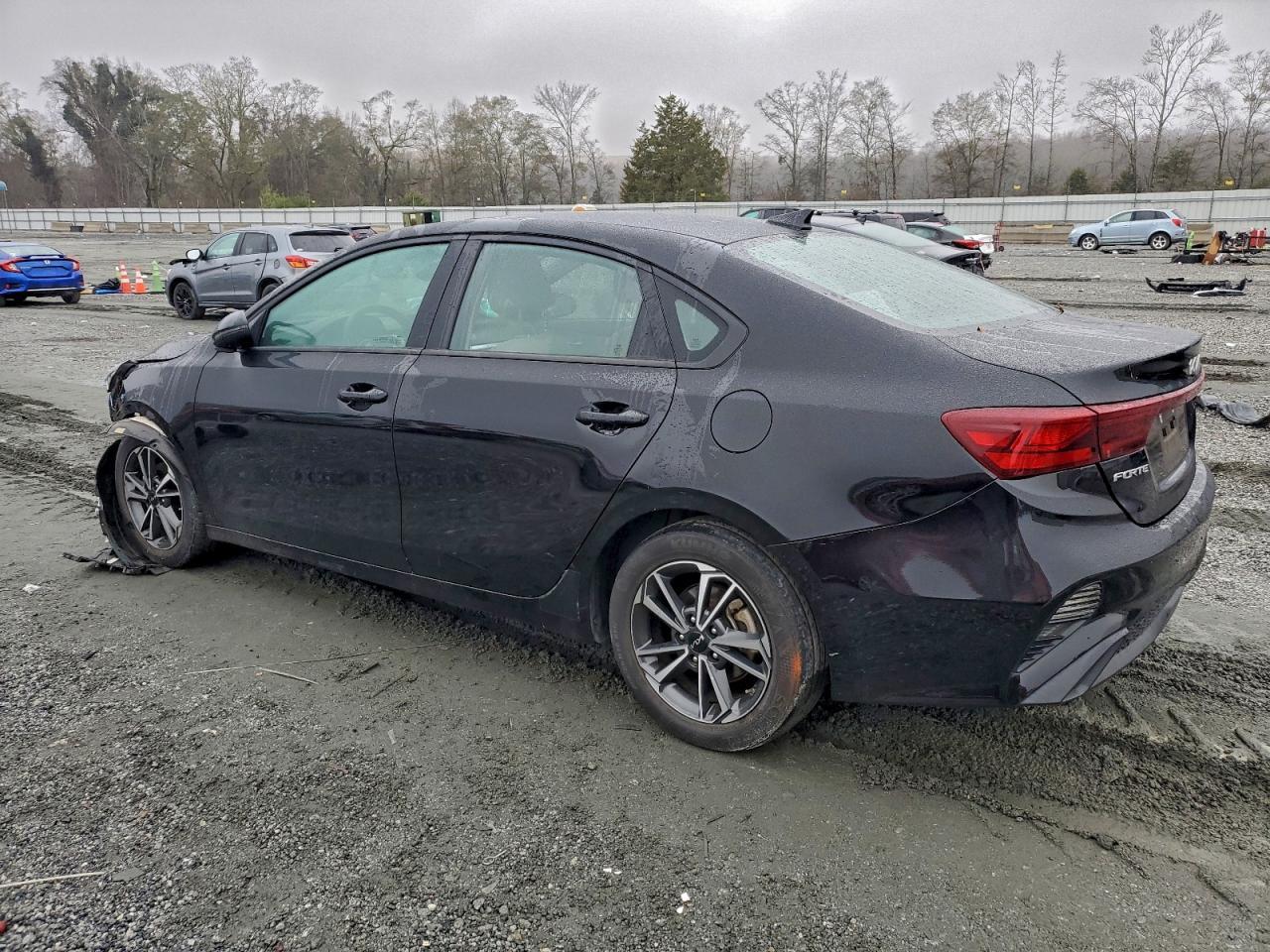 2022 Kia Forte Fe - Image 2