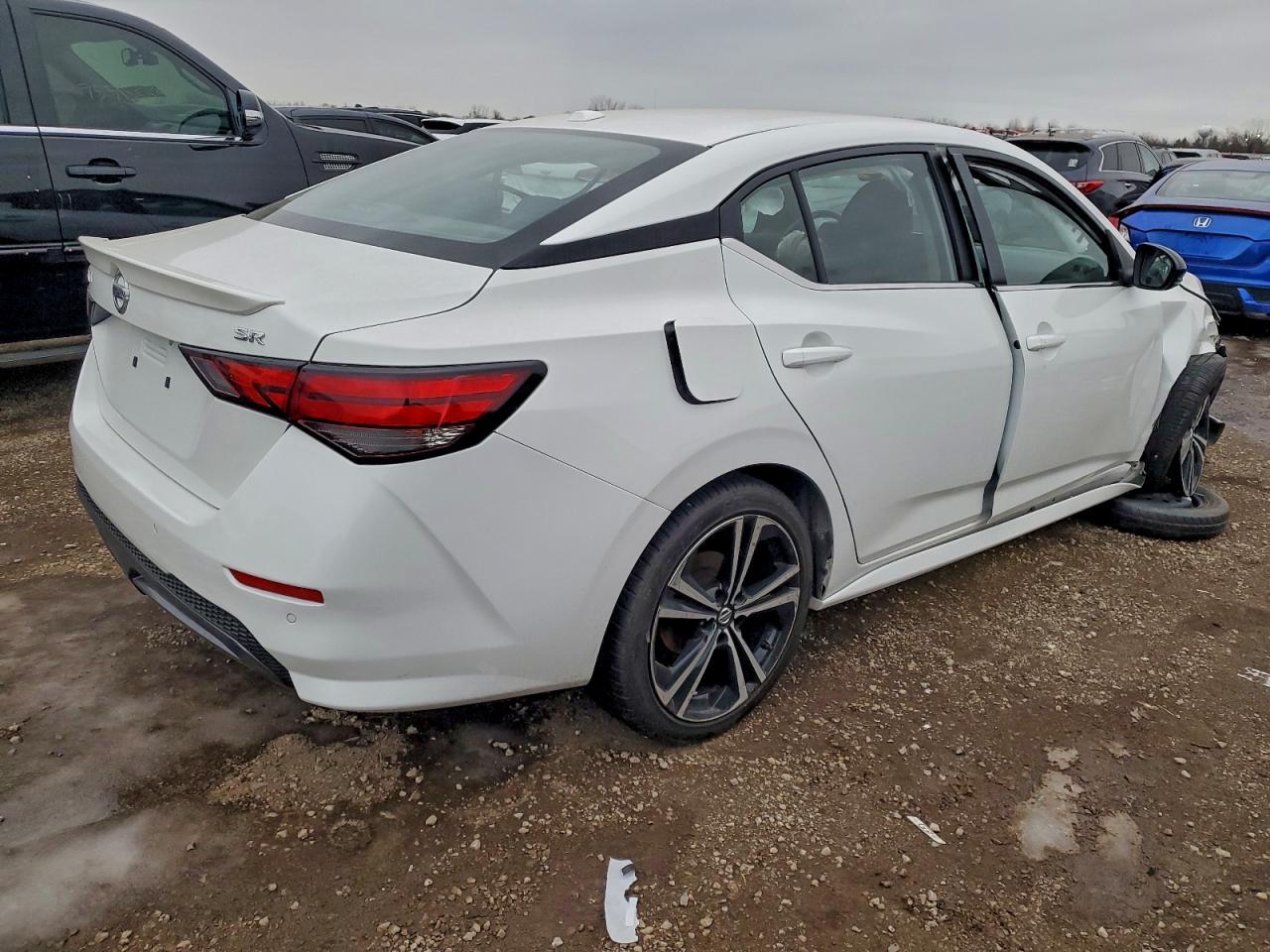 2020 Nissan Sentra Sr - Image 3