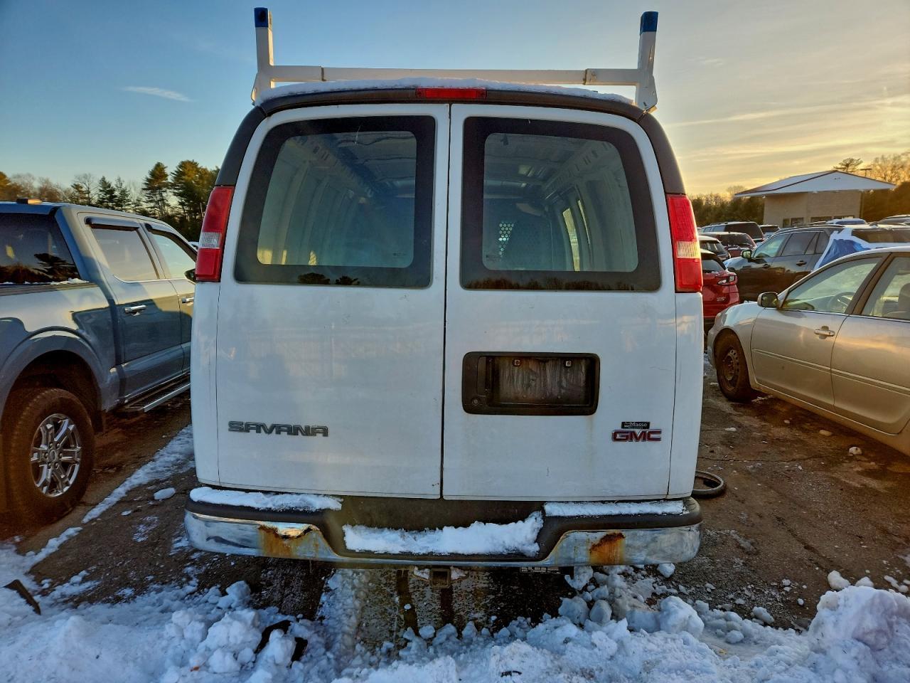 2017 GMC Savana G2500 Cargo ** R & D * Pri Fleet ** - Фото 6