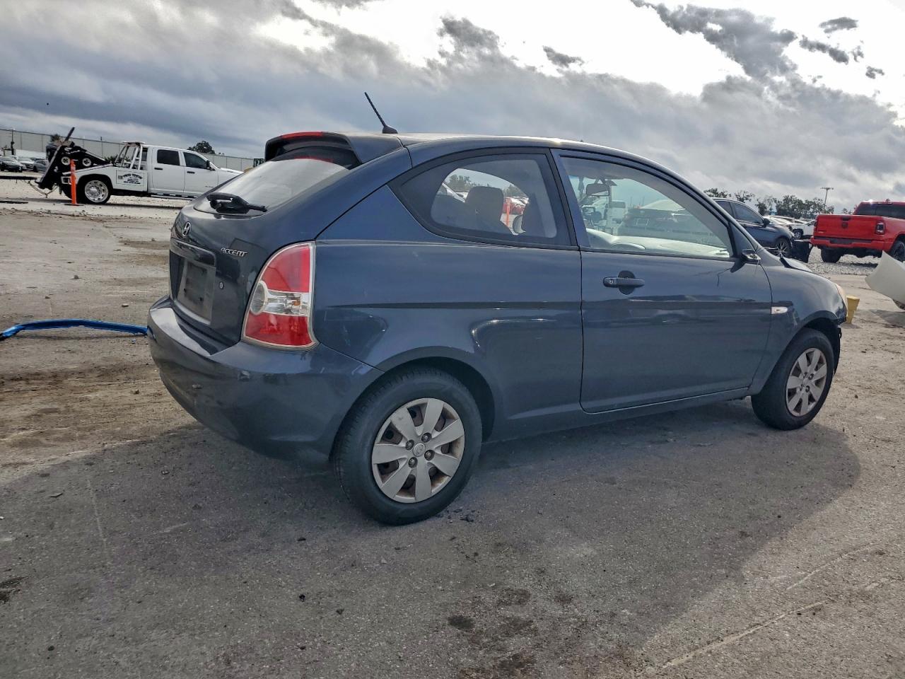 2010 Hyundai Accent Blue - Фото 3