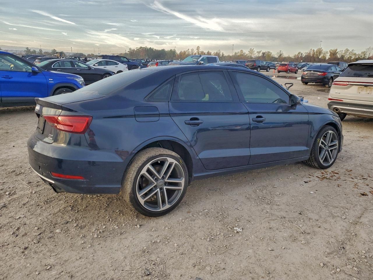 2017 Audi A3 Premium - Фото 3