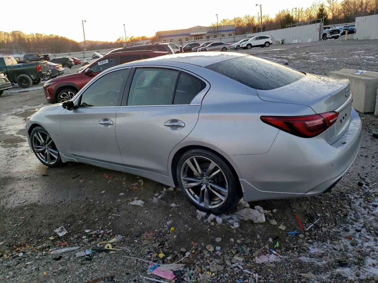 2019 Infiniti Q50 Luxe - Фото 2