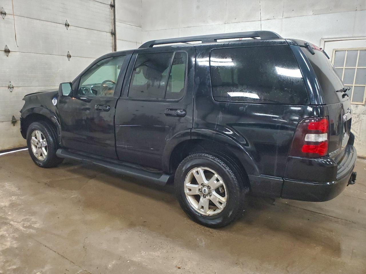 2009 Ford Explorer Xlt - Image 2