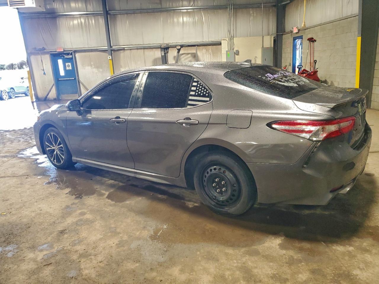 2020 Toyota Camry Se - Image 2