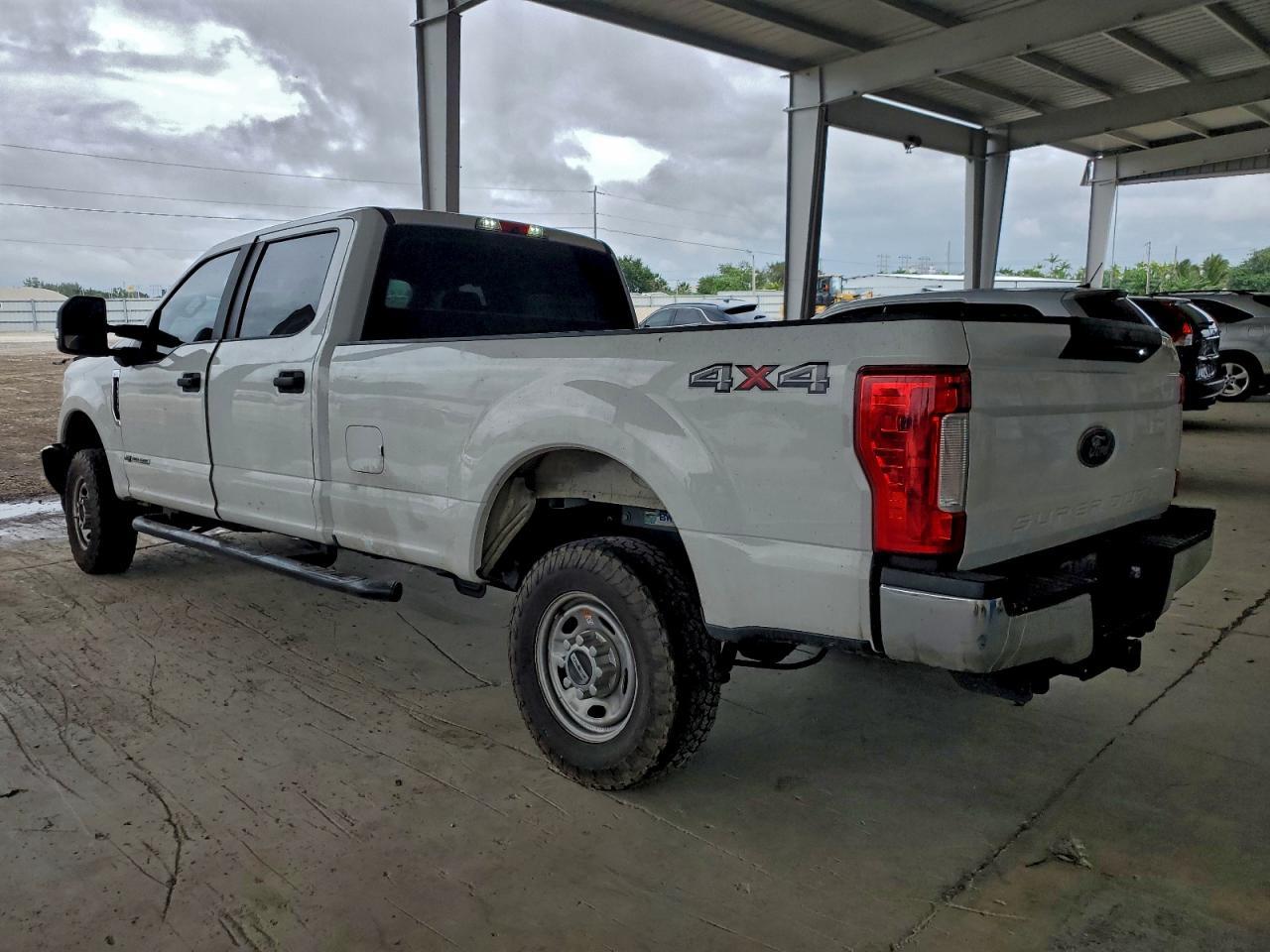 2019 Ford F250 Super Duty - Фото 2