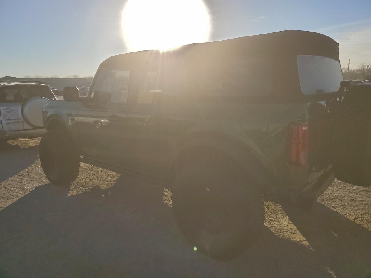 2023 Ford Bronco Base - Фото 2