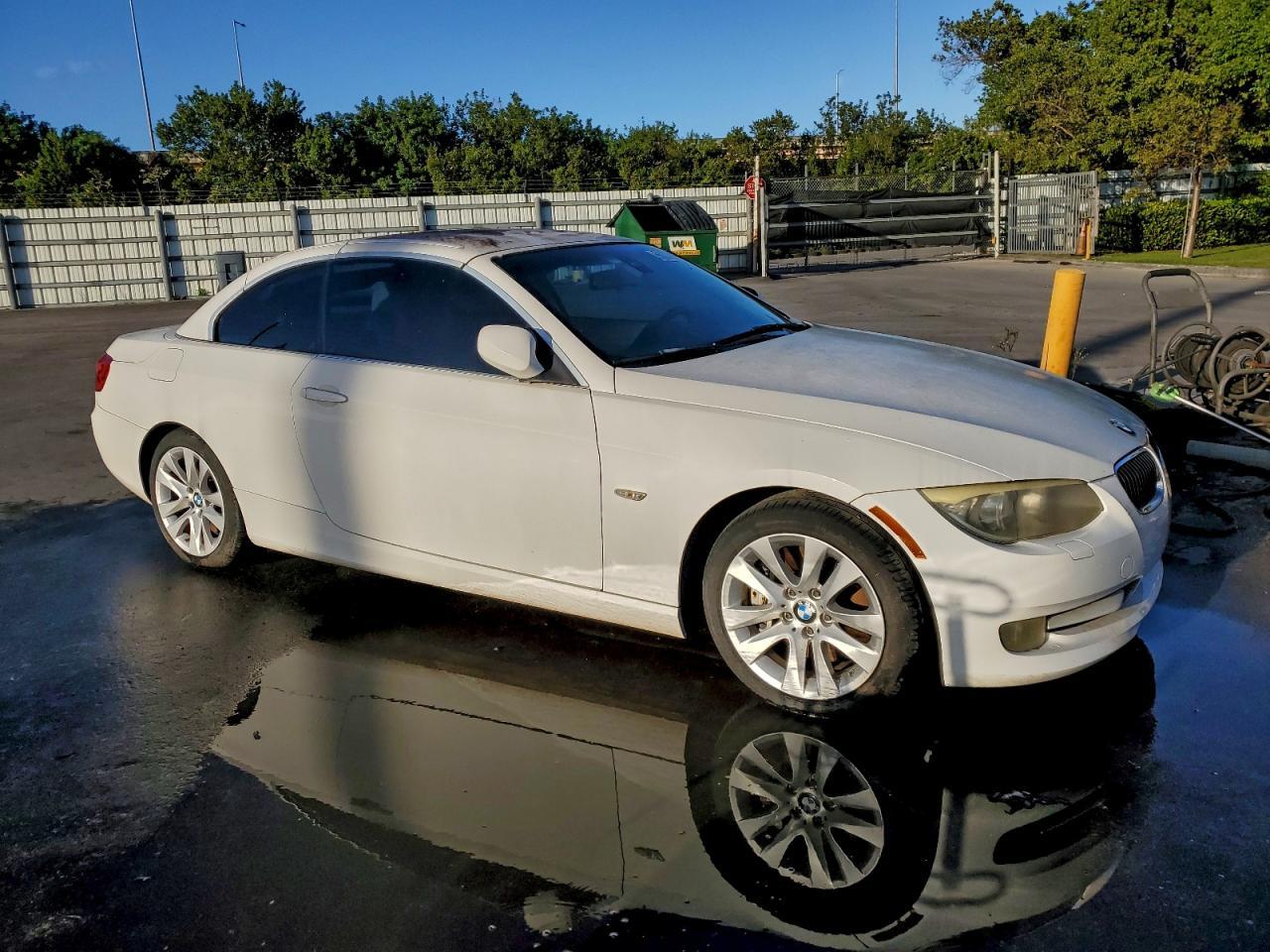2011 BMW 335 I - Image 4