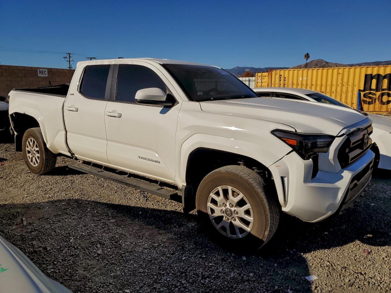 2025 Toyota Tacoma Double Cab - Image 4